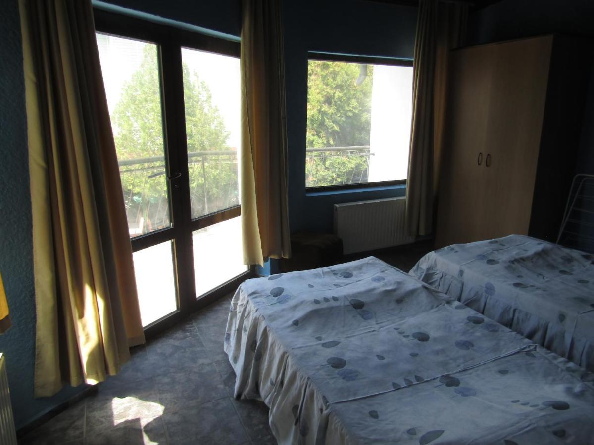 Hostel Papagal ヴァルナ エクステリア 写真