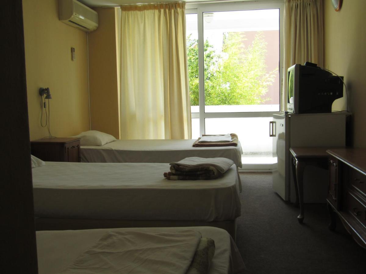 Hostel Papagal ヴァルナ エクステリア 写真