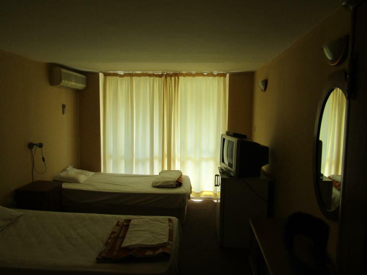 Hostel Papagal ヴァルナ エクステリア 写真