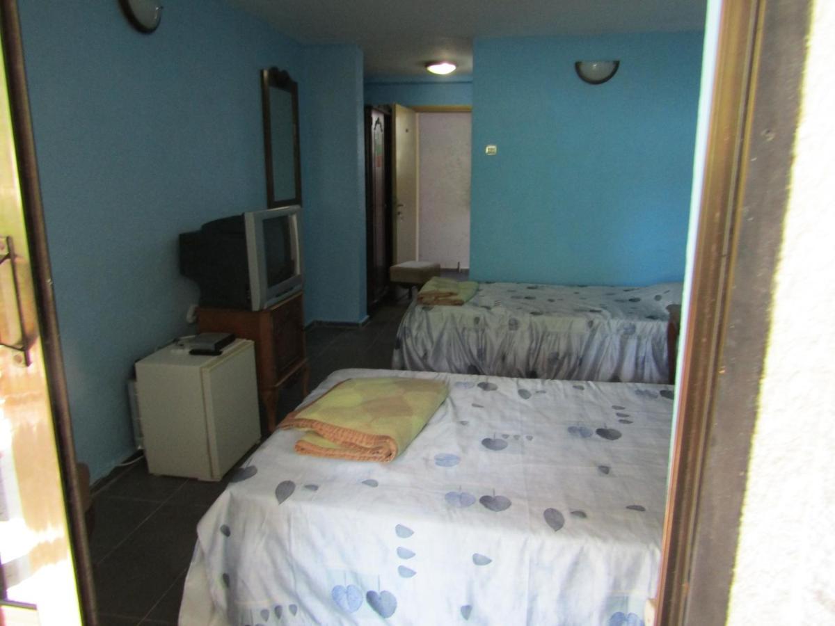 Hostel Papagal ヴァルナ エクステリア 写真
